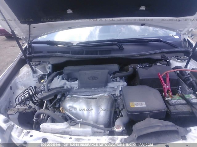4T1BF1FK1HU359962 - 2017 TOYOTA CAMRY LE/XLE/SE/XSE 白色 照片 10