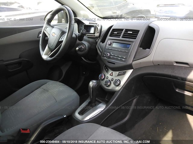 1G1JA5SH2D4179912 - 2013 CHEVROLET SONIC LS 黑色 照片 5