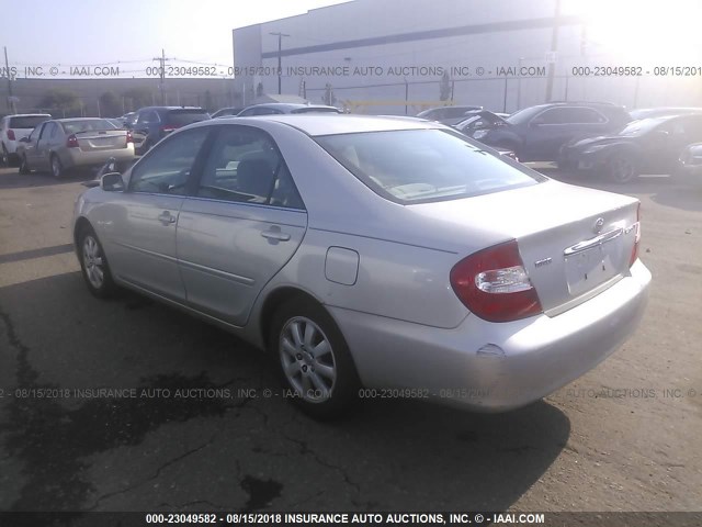 4T1BE30K13U162841 - 2003 TOYOTA CAMRY LE/XLE/SE Gümüş foto 3