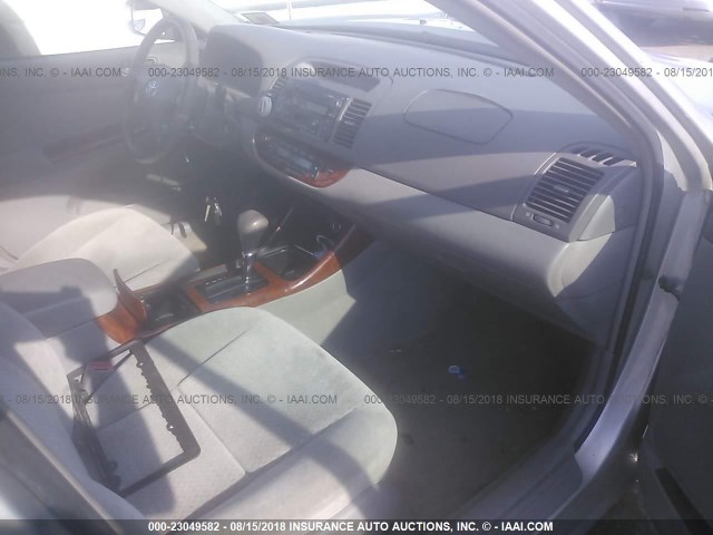 4T1BE30K13U162841 - 2003 TOYOTA CAMRY LE/XLE/SE Gümüş foto 5