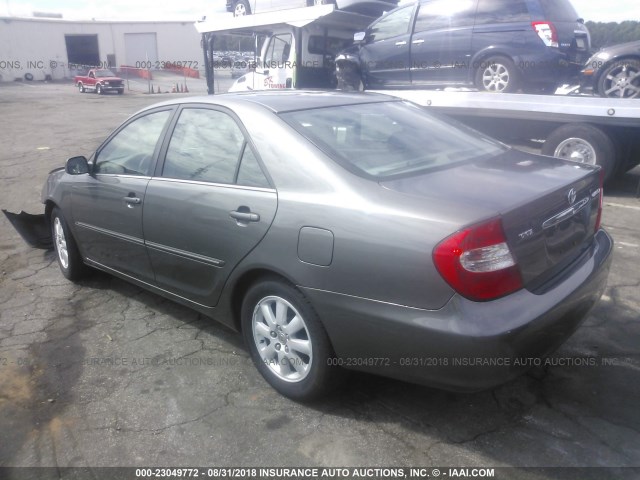 4T1BE32K92U588918 - 2002 TOYOTA CAMRY LE/XLE/SE Сұр фото 3