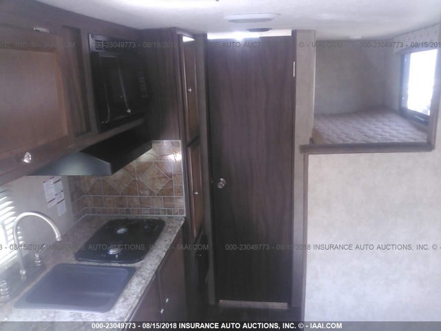 5ZT2VWFC8HJ113035 - 2017 FOREST RIVER SAGA  棕色 照片 8