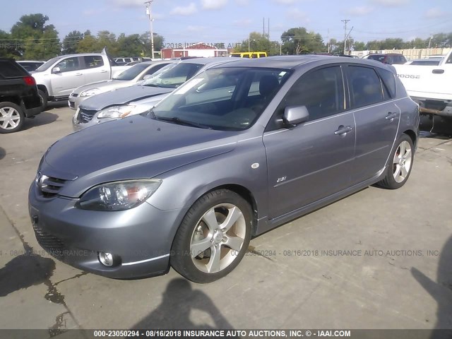 JM1BK343251223330 - 2005 MAZDA 3 HATCHBACK GRAY photo 2