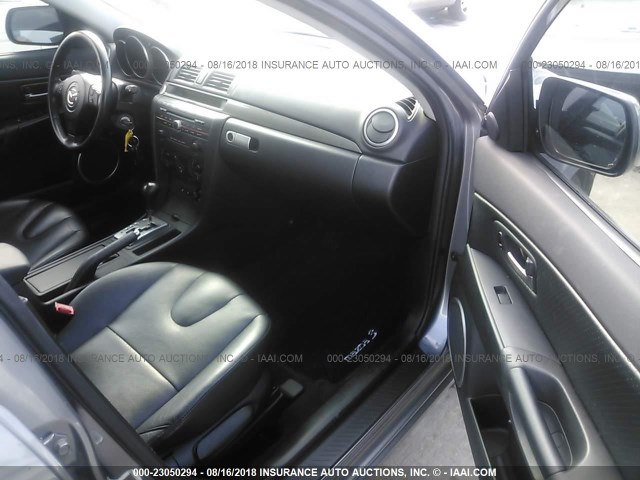 JM1BK343251223330 - 2005 MAZDA 3 HATCHBACK GRAY photo 5