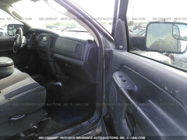 3D7KS28C55G763671 - 2005 DODGE RAM 2500 ST/SLT 灰色 照片 5