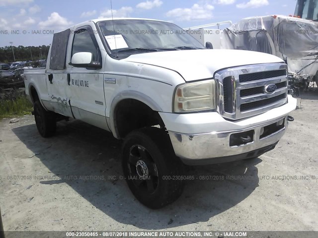 1FTSW21P65ED23378 - 2005 FORD F250 WHITE photo 1