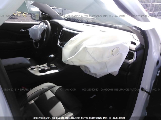 1GKKNULS7JZ212362 - 2018 GMC ACADIA SLT-1 WHITE photo 5