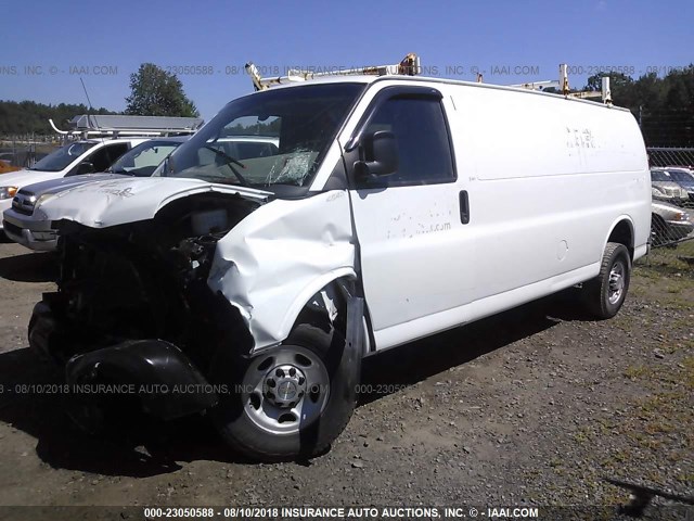 1GCWGGBA9E1174543 - 2014 CHEVROLET EXPRESS G2500  WHITE photo 2