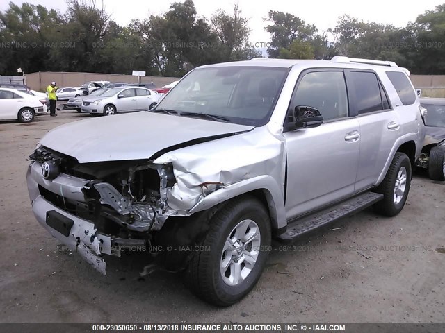 JTEBU5JR2G5375422 - 2016 TOYOTA 4RUNNER SR5 PREM/LTDL/TRAIL/TRD SILVER photo 2