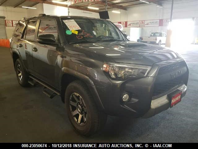 JTEBU5JR3J5574485 - 2018 TOYOTA 4RUNNER SR5 PREM/LTDL/TRAIL/TRD GRAY photo 1