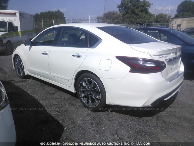 1N4BL3AP8HC167445 - 2017 NISSAN ALTIMA 3.5SL/3.5 SR WHITE photo 3