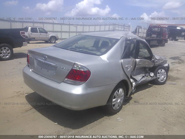 4T1BE32K35U520585 - 2005 TOYOTA CAMRY LE/XLE/SE SILVER photo 4
