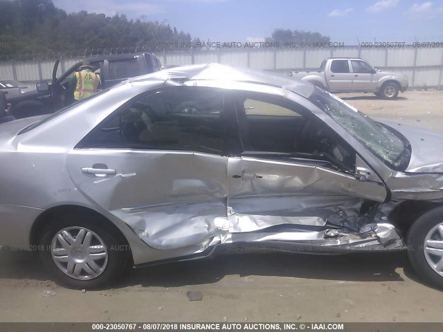 4T1BE32K35U520585 - 2005 TOYOTA CAMRY LE/XLE/SE Gümüş foto 6