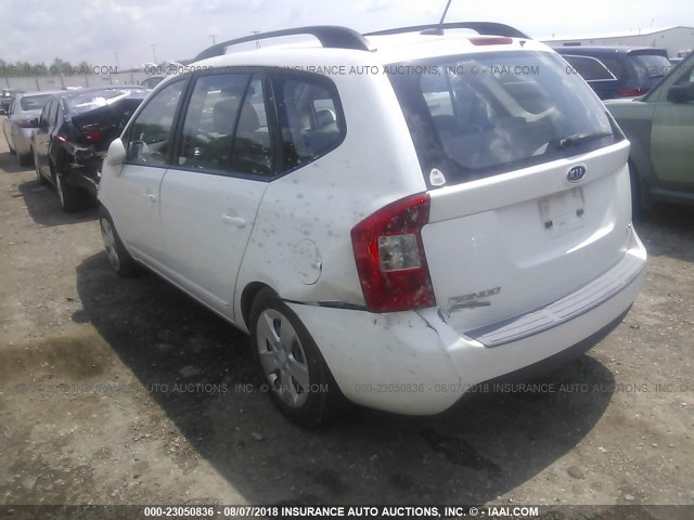 KNAFG528X97222018 - 2009 KIA RONDO LX/EX WHITE photo 3