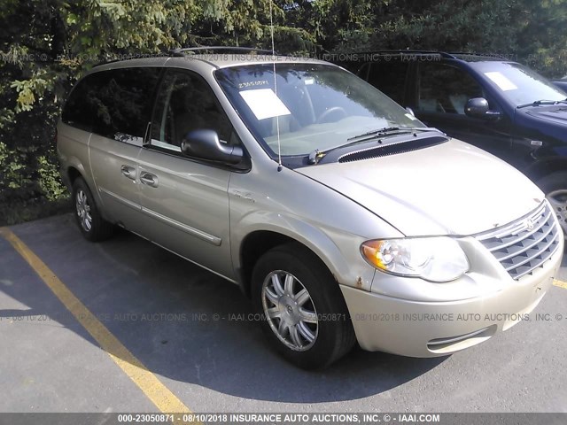 2C4GP54L45R170743 - 2005 CHRYSLER TOWN & COUNTRY TOURING GOLD photo 1