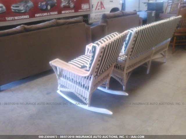 357618 - 1905 2 PATIO CHAIRS  WHITE photo 3