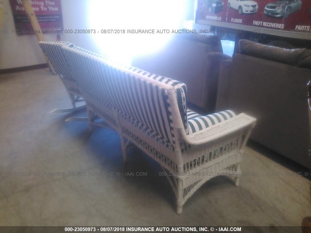 357618 - 1905 2 PATIO CHAIRS  WHITE photo 4