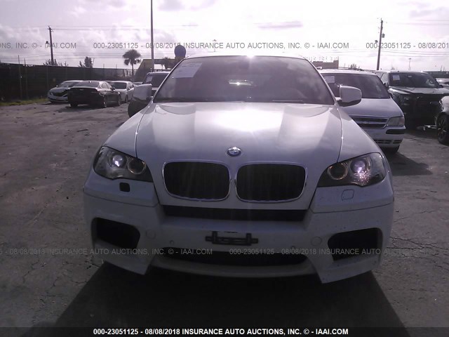 5YMGZ0C58BLK14075 - 2011 BMW X6 M WHITE photo 6