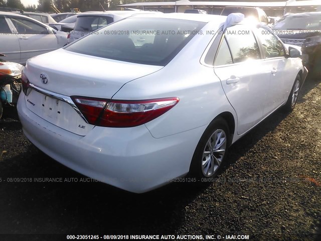 4T1BF1FK9GU586766 - 2016 TOYOTA CAMRY LE/XLE/SE/XSE WHITE photo 4