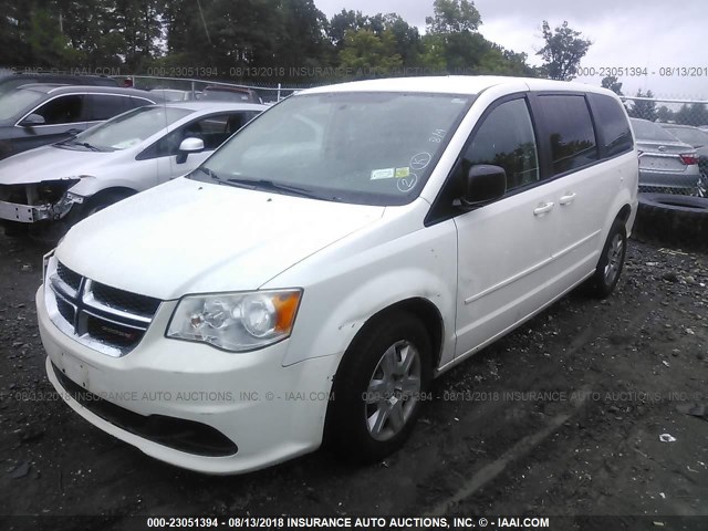 2C4RDGBG3DR506139 - 2013 DODGE GRAND CARAVAN SE WHITE photo 2