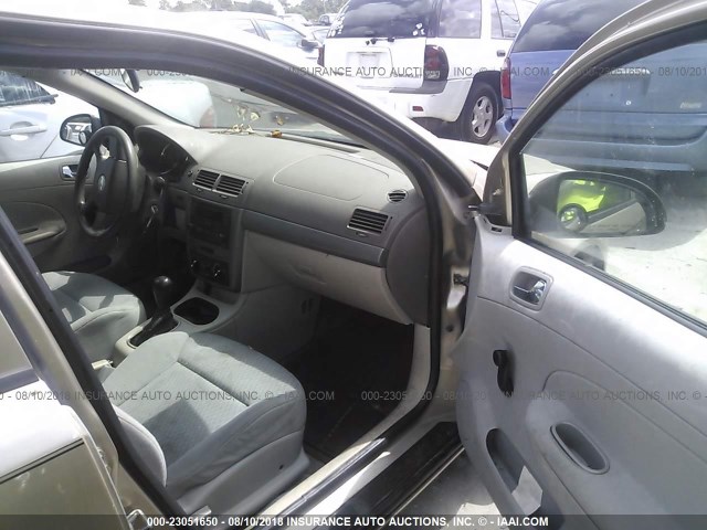 1G1AK52F857503781 - 2005 CHEVROLET COBALT GOLD photo 5