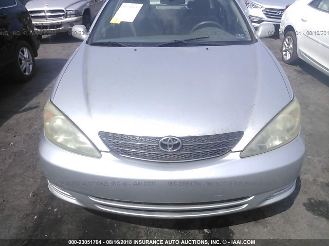 4T1BE30KX2U525314 - 2002 TOYOTA CAMRY LE/XLE/SE Күміс фото 6