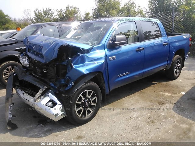 5TFDW5F10GX547641 - 2016 TOYOTA Tundra CREWMAX SR5/TRD PRO BLUE photo 2