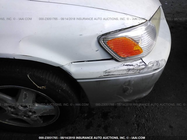 JT2BG22K610565829 - 2001 TOYOTA CAMRY CE/LE/XLE WHITE photo 6