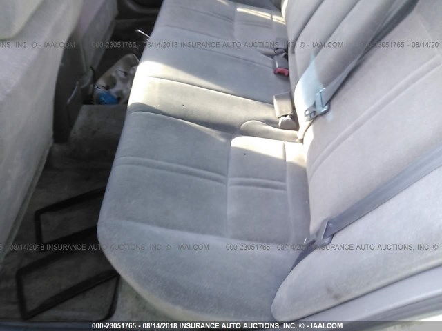 JT2BG22K610565829 - 2001 TOYOTA CAMRY CE/LE/XLE WHITE photo 8