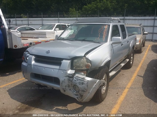 1N6ED27Y81C334324 - 2001 NISSAN FRONTIER CREW CAB XE/CREW CAB SE SILVER photo 2