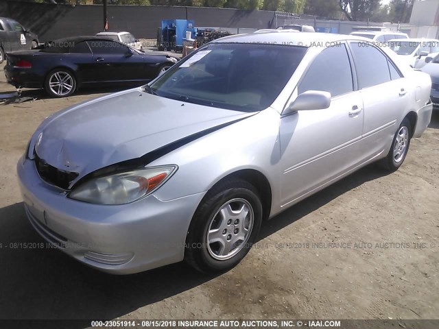 4T1BE32K33U694444 - 2003 TOYOTA CAMRY LE/XLE/SE 银色 照片 2