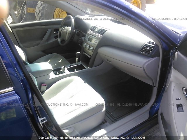 JTNBE46K473123363 - 2007 TOYOTA CAMRY NEW GENERAT CE/LE/XLE/SE BLUE photo 5