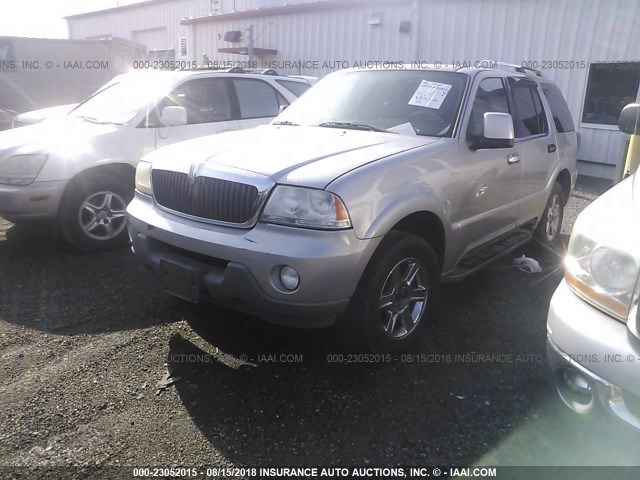5LMEU88H44ZJ13575 - 2004 LINCOLN AVIATOR 银色 照片 2
