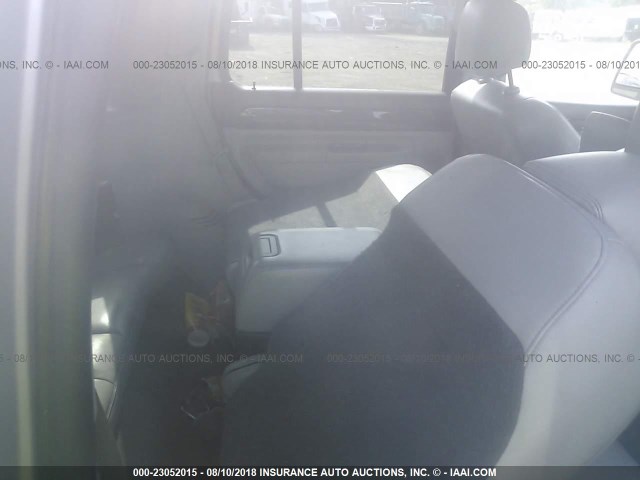 5LMEU88H44ZJ13575 - 2004 LINCOLN AVIATOR 银色 照片 8