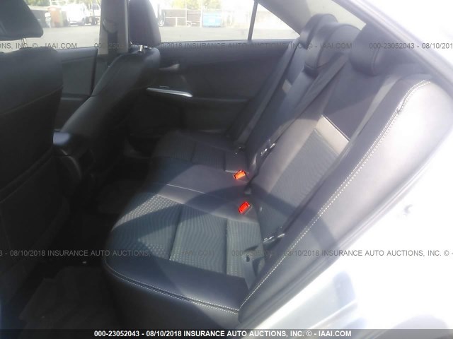 4T1BF1FK9DU260817 - 2013 TOYOTA CAMRY L/SE/LE/XLE ვერცხლისფერი ფოტო 8