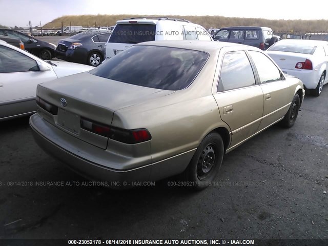 JT2BG22K7V0063899 - 1997 TOYOTA CAMRY LE/XLE 金色 照片 4