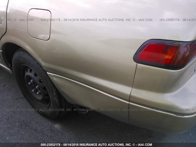 JT2BG22K7V0063899 - 1997 TOYOTA CAMRY LE/XLE 金色 照片 6