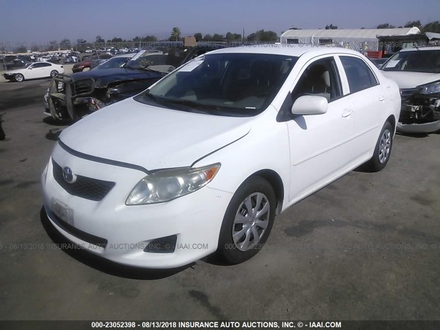 1NXBU4EE5AZ275877 - 2010 TOYOTA COROLLA S/LE/XLE WHITE photo 2