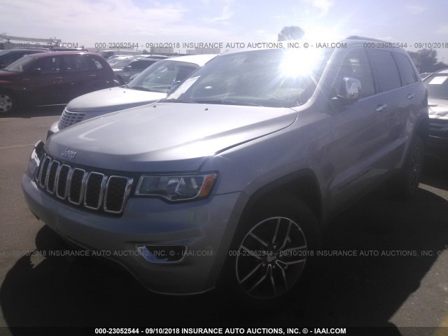1C4RJFBGXJC419040 - 2018 JEEP GRAND CHEROKEE LIMITED SILVER photo 2