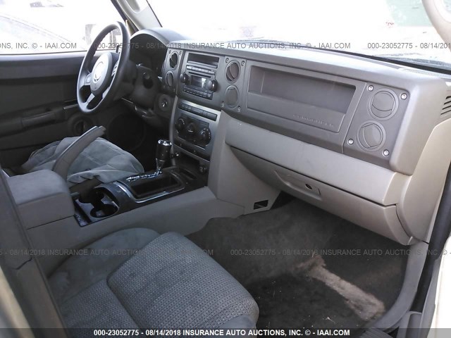 1J8HG48KX6C362980 - 2006 JEEP COMMANDER TAN photo 5