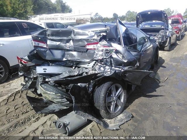 4T1BF1FK3EU372689 - 2014 TOYOTA CAMRY L/SE/LE/XLE ნაცრისფერი ფოტო 4