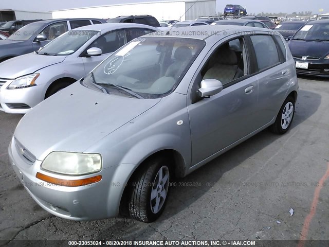KL1TD62635B464084 - 2005 CHEVROLET AVEO LS GRAY photo 2
