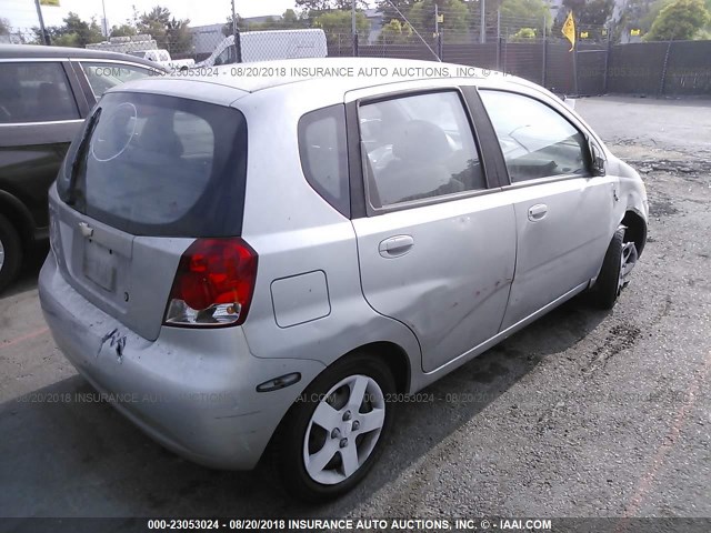 KL1TD62635B464084 - 2005 CHEVROLET AVEO LS GRAY photo 4