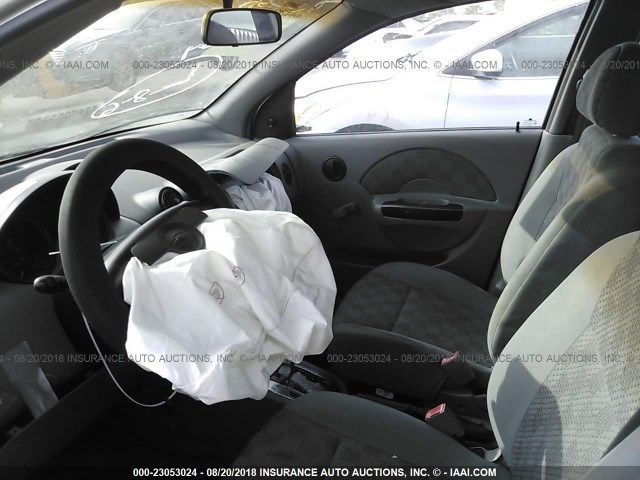 KL1TD62635B464084 - 2005 CHEVROLET AVEO LS GRAY photo 5
