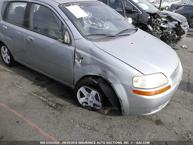 KL1TD62635B464084 - 2005 CHEVROLET AVEO LS GRAY photo 6