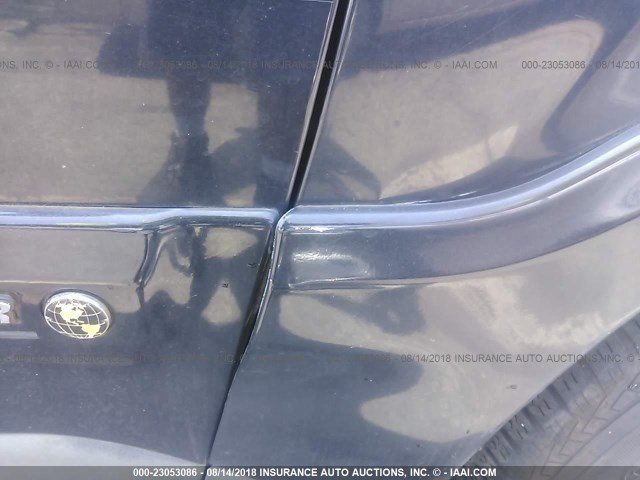 5LMPU28A2XLJ40287 - 1999 LINCOLN NAVIGATOR BLACK photo 6