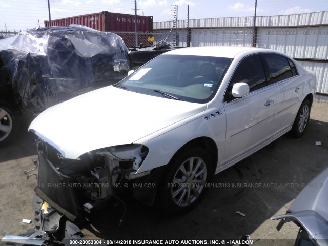 1G4HC5EM3BU131840 - 2011 BUICK LUCERNE CXL WHITE photo 2