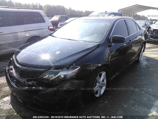 4T1BF1FK8EU768679 - 2014 TOYOTA CAMRY L/SE/LE/XLE Qara foto 2