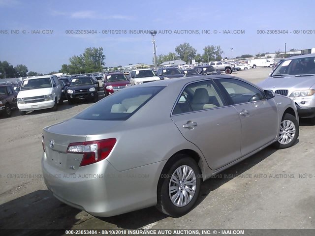 4T1BD1FK3EU139336 - 2014 TOYOTA CAMRY HYBRID/LE/XLE SILVER photo 4