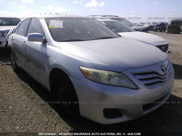 4T1BF3EK7BU193595 - 2011 TOYOTA CAMRY SE/LE/XLE ვერცხლისფერი ფოტო 1